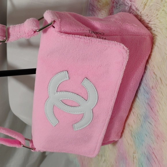 Authentic CHANEL Precision Novelty Messenger Bag W Adjustable Strap - Picture 4 of 16